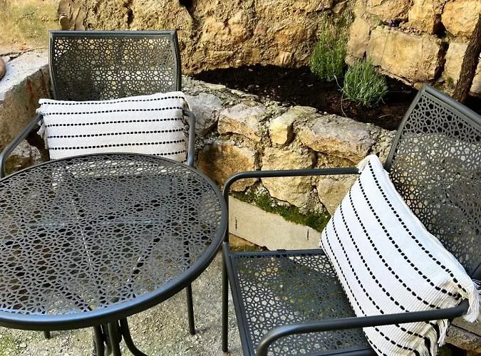 Seayou!***charming 1-bedroom Unit In The Old Center Of * Cres